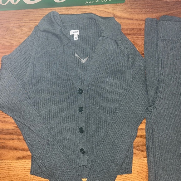 Aerie Lounge Set - Picture 3 of 4